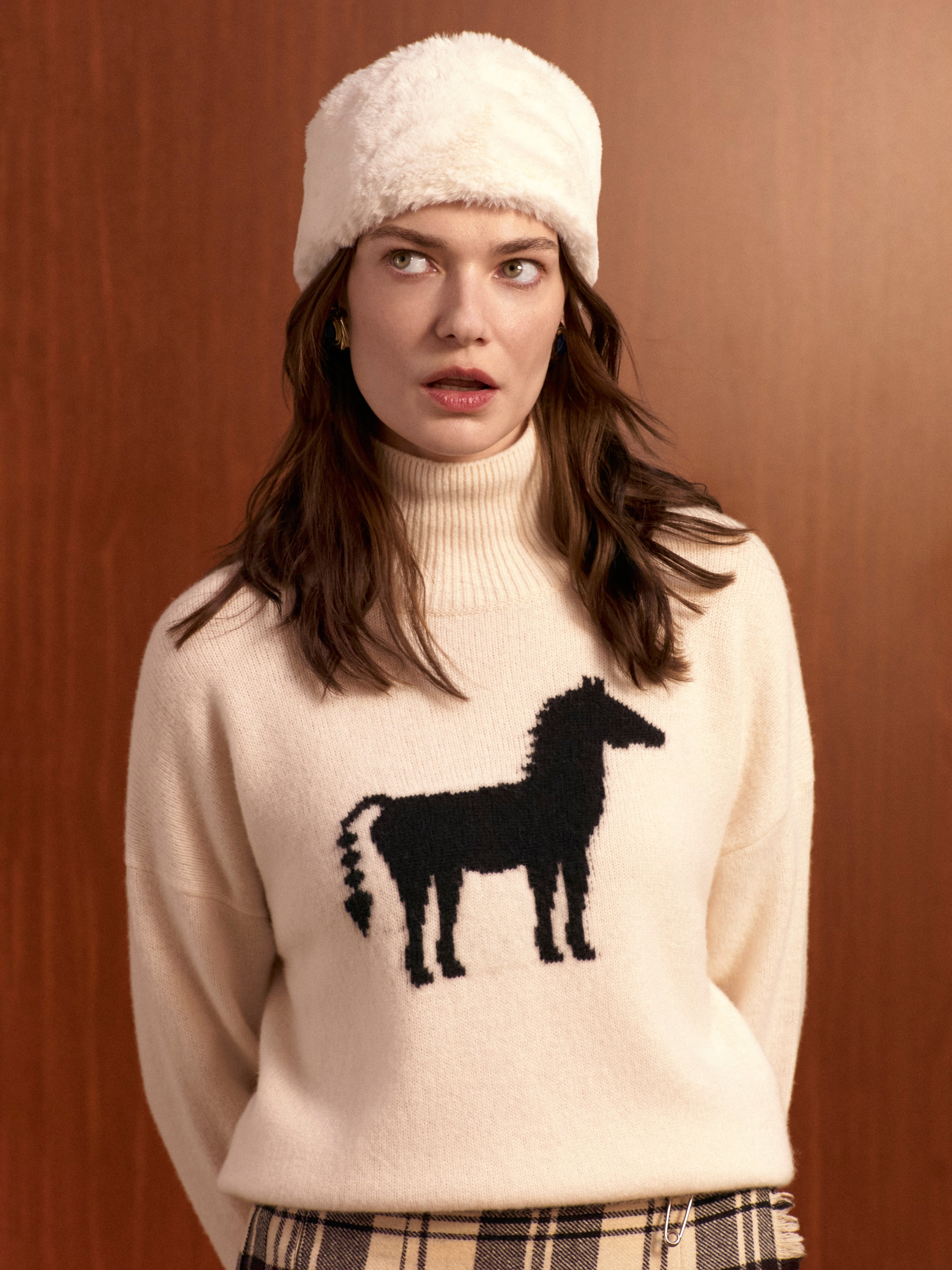 Knitwear Horse Collection